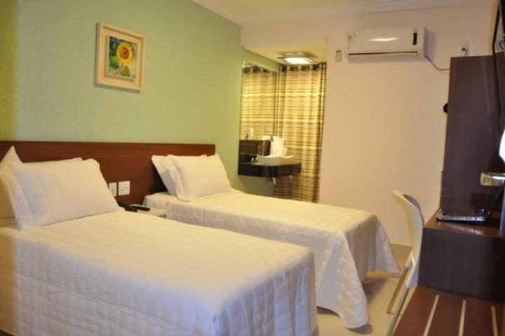 Luziânia Hotel Saron מראה חיצוני תמונה